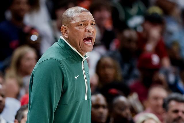 中国篮协官方:周琦加盟广东队 赵睿加盟新疆队