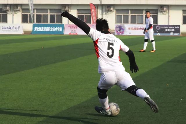 英联杯-热苏斯帽子戏法 阿森纳3-2水晶宫